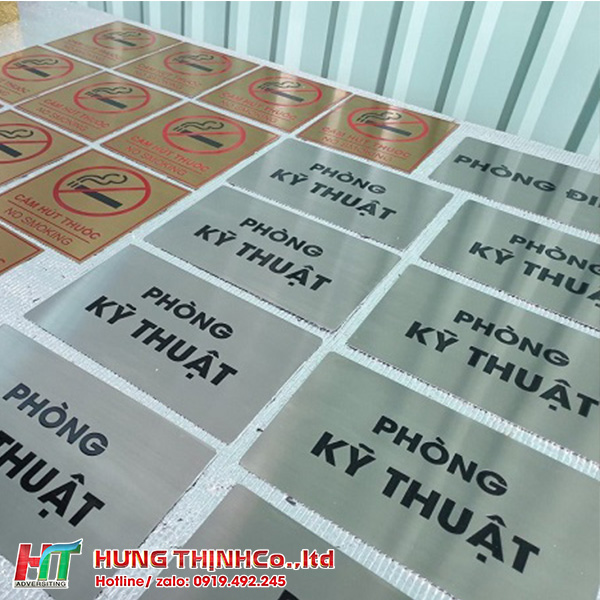 Bảng phòng ban bằng inox ăn mòn