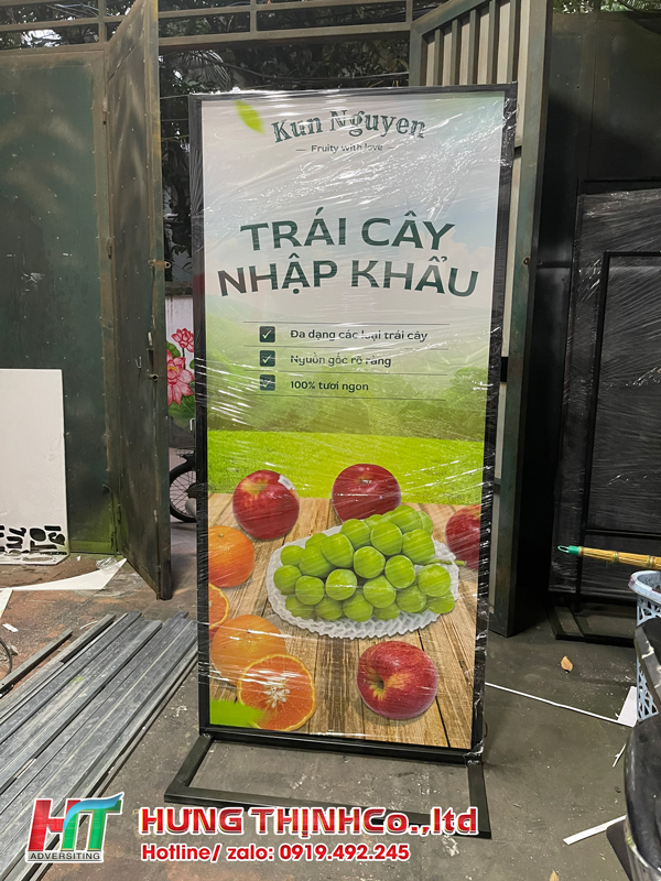 Thi công standee quảng cáo sản phẩm trái cây nhập khẩu