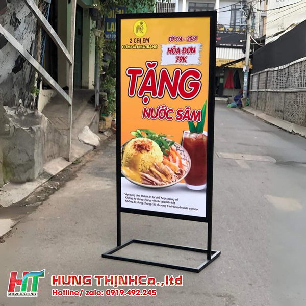 Thi công standee khuyến mãi