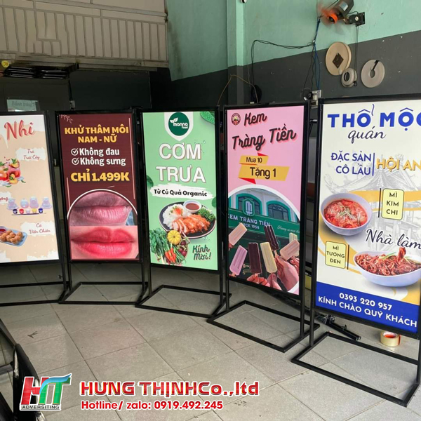 Standee chân sắt bền đẹp, dễ sử dụng