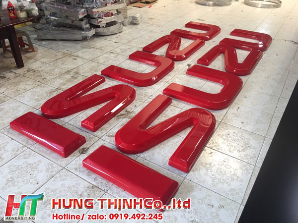 Gia công chữ nổi quảng cáo mica giá rẻ