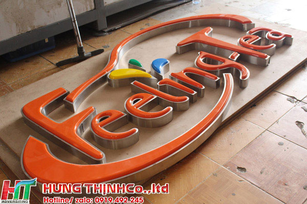 Thi công lắp đặt chữ nổi quảng cáo
